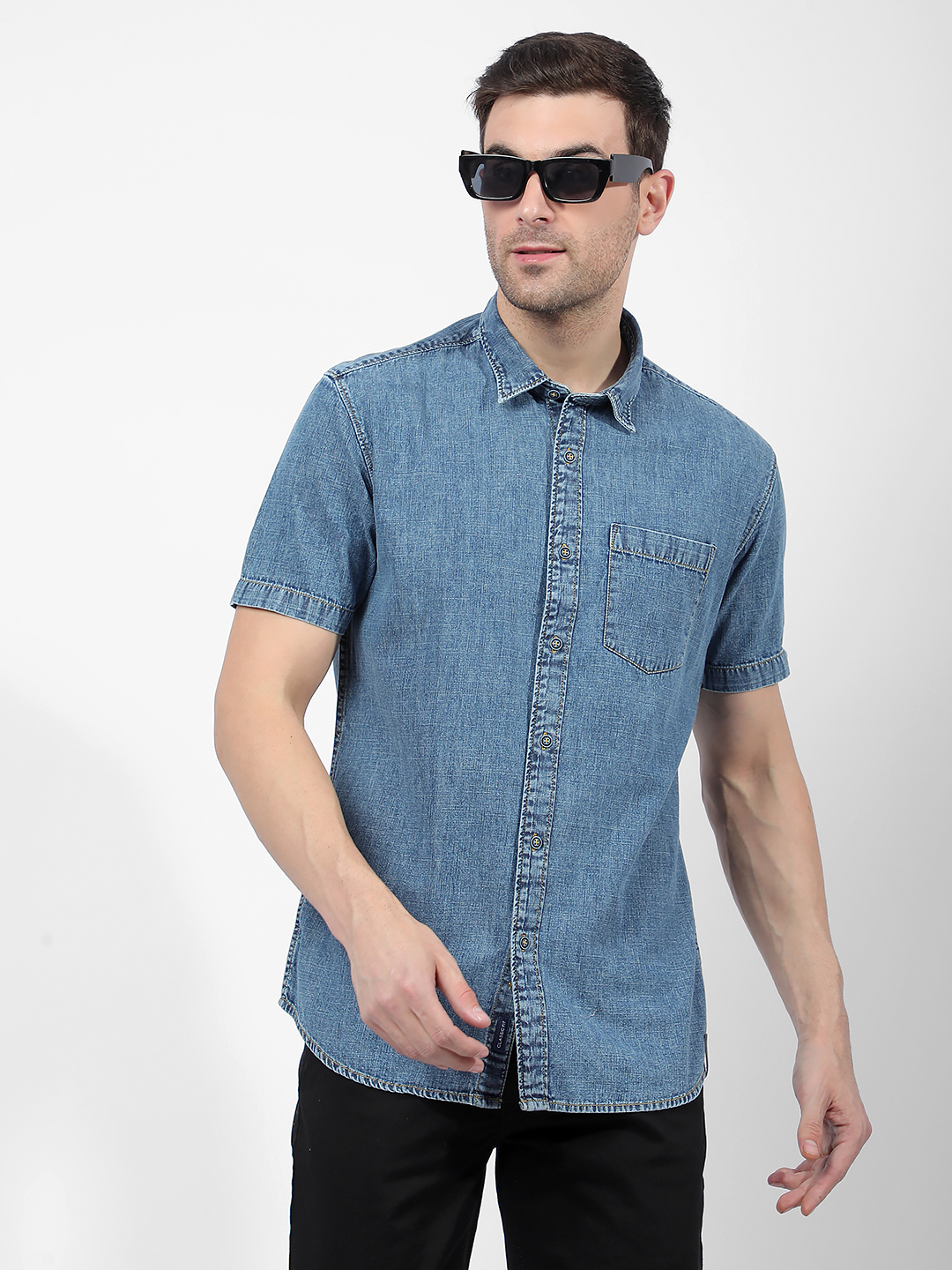 Numero Uno Men Solid Blue Shirt